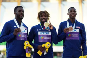 Người Mỹ càn quét huy chương cự ly 200 mét nam