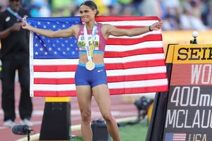 Sydney McLaughlin và thành tích phá KLTG