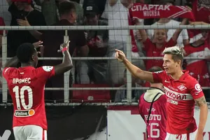 Spartak tiếp tục bay cao