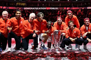 Tuyển Thế giới lần đầu lên ngôi