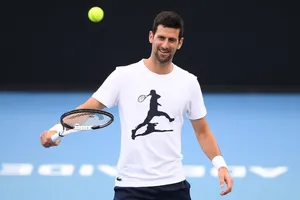 Djokovic tươi cười ở Adelaide