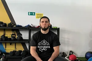 Makhachev chăm chỉ "luyện công"