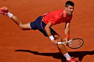 Djokovic lọt vào tứ kết