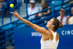 Sabalenka chật vật trong trận đấu ra mắt