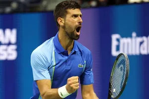 Djokovic ngược dòng giành chiến thắng sau 5 ván đấu