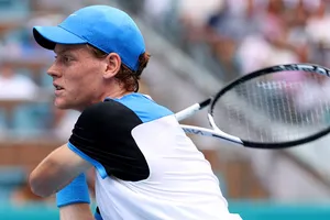 Sinner lại thắng Medvedev