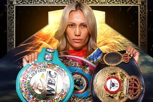Seniesa sở hữu cả 4 đai vô địch hạng cân nhẹ nhất là WBA, WBC, IBF và WBO