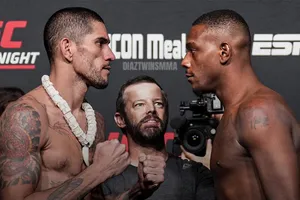 Pereira đối mặt Hill ở trận tranh đai vô địch hạng dưới nặng