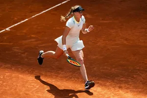 Andreeva giành chiến thắng ngay sinh nhật tuổi 17