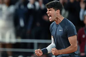 Alcaraz sau khi đánh bại Tsitsipas