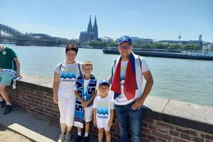 Gia đình nhà anh Simon