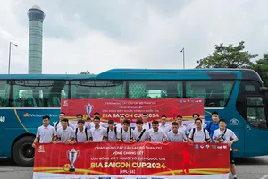 Bamboo FC đã hạ cánh xuống Hà Nội. Ảnh: ĐOÀN NHẬT