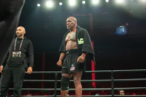 Mike "thép" trong buổi ra mắt công chúng sáng nay