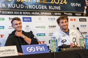 Rune (trái) và Ruud - bộ đôi làm rạng danh quần vợt xứ Scandinavi