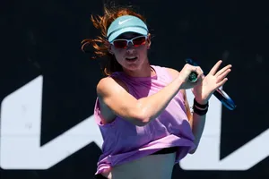 Joint đã vượt qua vòng đấu đầu tiên