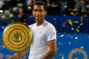 Felix và chiếc cúp vô địch trên đất Pháp