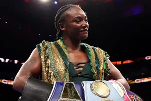 Shields thống nhất cả 4 đai vô địch lớn hạng cân nặng quyền Anh nữ