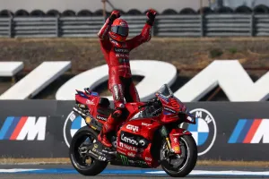 Marquez ăn mừng chiến thắng trên đường đua Chang International Circuit