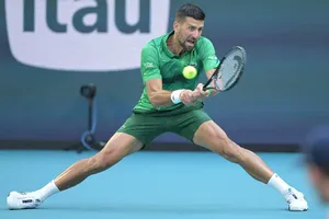 Djokovic lọt vào tứ kết