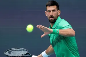 Djokovic tiến vào chung kết
