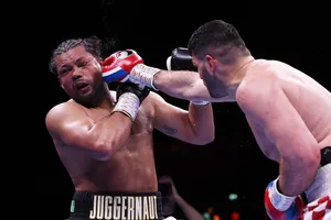 Joyce dính đòn nặng từ Hrgovic