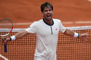 Norrie gây bất ngờ khi loại Medvedev sau 5 ván đấu