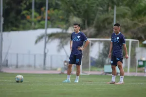 Cầu thủ An Biên trong trận giao hữu với Hiếu Hoa Quahaco