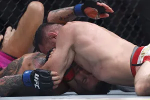 Dvalishvili siết cổ O'Malley