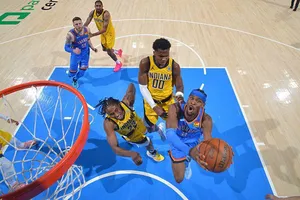 Gilgeous-Alexander thi đấu xuất sắc giúp Thunder gỡ hòa