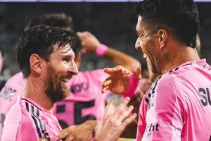 Niềm vui của Messi và Suarez trước khi bị gỡ hòa