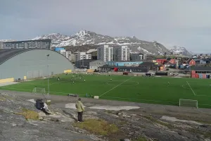 Một sân bóng ở Greenland