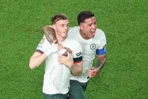 Palmer và Fernandez ăn mừng sau khi đánh bại Palmeiras