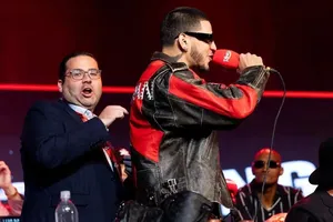 Berlandga xúc phạm De la Hoya trong buổi họp báo Ring III