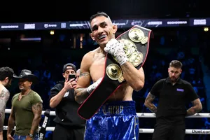 Ferguson giành đai MFB hạng trung đang bỏ trống