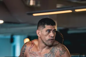 Pereira chuẩn bị cho sự kiện UFC 320 vào tuần sau