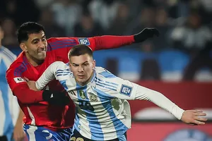 Mastantuono trong lần ra mắt tuyển Argentina