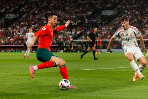 Ronaldo trong trận đấu với Hungary
