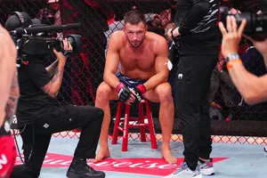 Gương mặt thẫn thờ của De Ridder sau khi bỏ cuộc