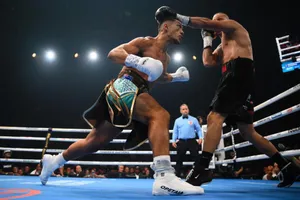 Opetaia trước khi tung đòn KO