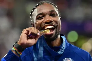 Lyles đã thắng rất nhiều HCV