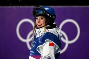 Gu đang thi đấu rất thành công trong màu áo Trung Quốc, quê mẹ của cô