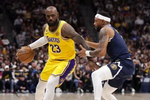 James lại lập kỷ lục NBA mới