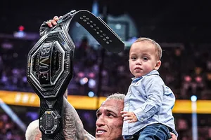 Oliveira giành đai BMF