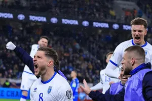 Niềm vui của Kosovo khi đánh bại Slovakia