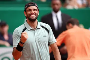 Berettini ăn mừng chiến thắng trước Medvedev