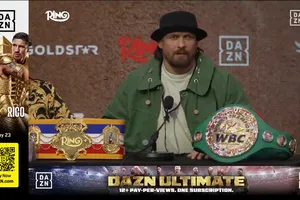 Usyk trả lời phỏng vấn (Ảnh chụp màn hình từ video của DAZN)