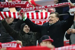 Diễn viên Razanov là fan nhiệt thành của Spartak (Ảnh: Sport24)