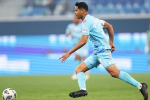 Santos trong màu áo Zenit (Ảnh: SE)