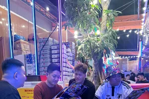 Diễn viên Tân Trề và các cộng sự