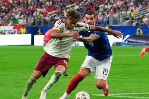 Yamal đang là "khắc tinh" của Mbappe (Ảnh: Tân Hoa Xã)